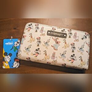Disney Mickey Mouse and Friends Character Print Cream Pastel Wristlet Wallet NWT